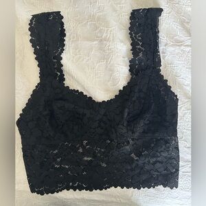 Intimately FP “Dream Away” Black Lace Bralette
Size: Medium 
EUC